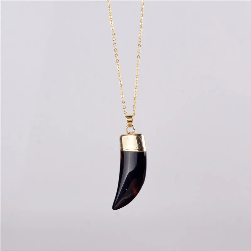 2018 The New Popular Natural Crystal Pendant, European Small Langya Crescent Color Pendant