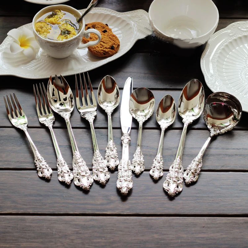 

10pcs/set Luxury Silverware Wedding Dinnerware set Elegant Retro Christmas Cutlery Table Knife Fork Teaspoon Silver Dinnerware