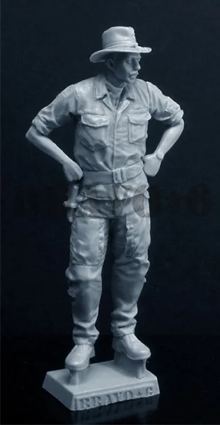 Unpainted Kit 1/35  Helicopter crew pilot figure Historical  Figure Resin  Kit