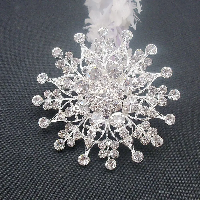 Women Brooch Elegant Vintage Rhinestone Snowflake Flower Style Pin Brooch for Women Sparkling Star New Fashion  Item No.: BH7519