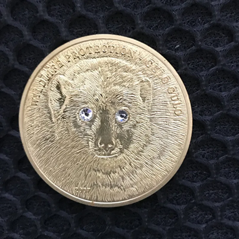 10 pcs The Bear Mongolia wild life animal coin with diamond eyes 24K gold plated badge 40 mm souvenir decoration coin