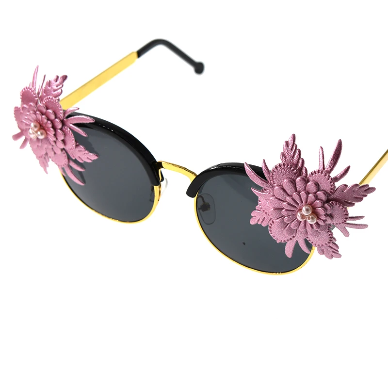 Fashion Ladies Retro Vintage Black Sunglasses Baroque Brand Exaggerated Sunglass Charm Beach Sunglasses Outdoor Decoration