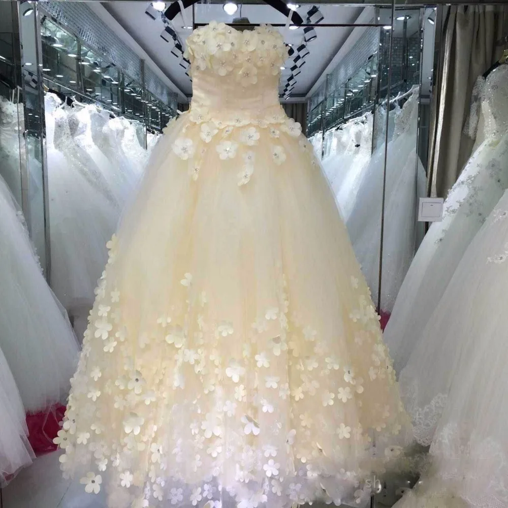 Y & M Novias ชุดแต่งงานเกาะอกลายดอกไม้3D ขนาดพลัสไซส์ชุดเดรสเจ้าสาวหวานสีแดงงาช้าง