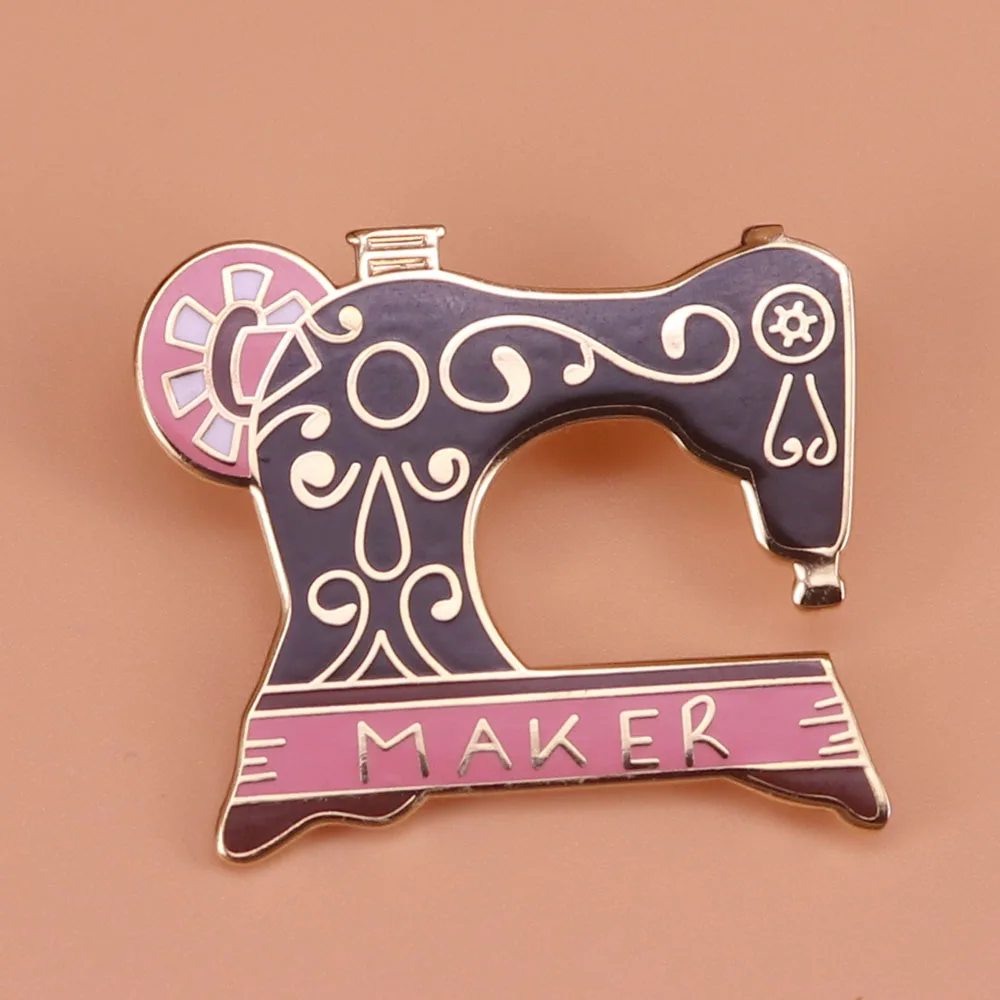 

Retro sewing machine pin maker brooch sewing jewelry seamstress gift quilter craft enamel pin stitching badge