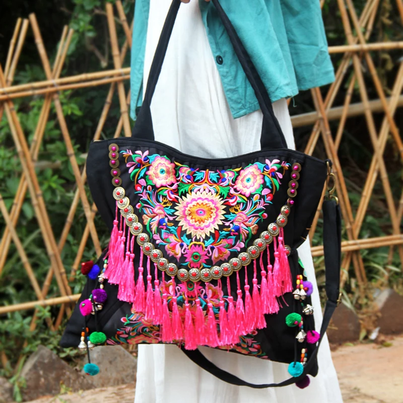 Bohemia women\'s Handbags Canvas tassel bag Embroidery Ethnic bags Large tote bags Vintage Women shoulder bags