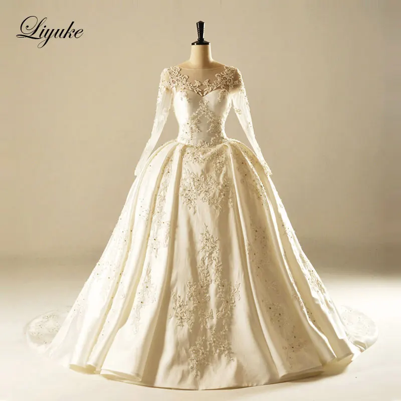 

Liyuke Glamorous Satin Scalloped Neckline Ball Gown Wedding Dress Chapel Train Ball Gown Bridal Dress New Arrival