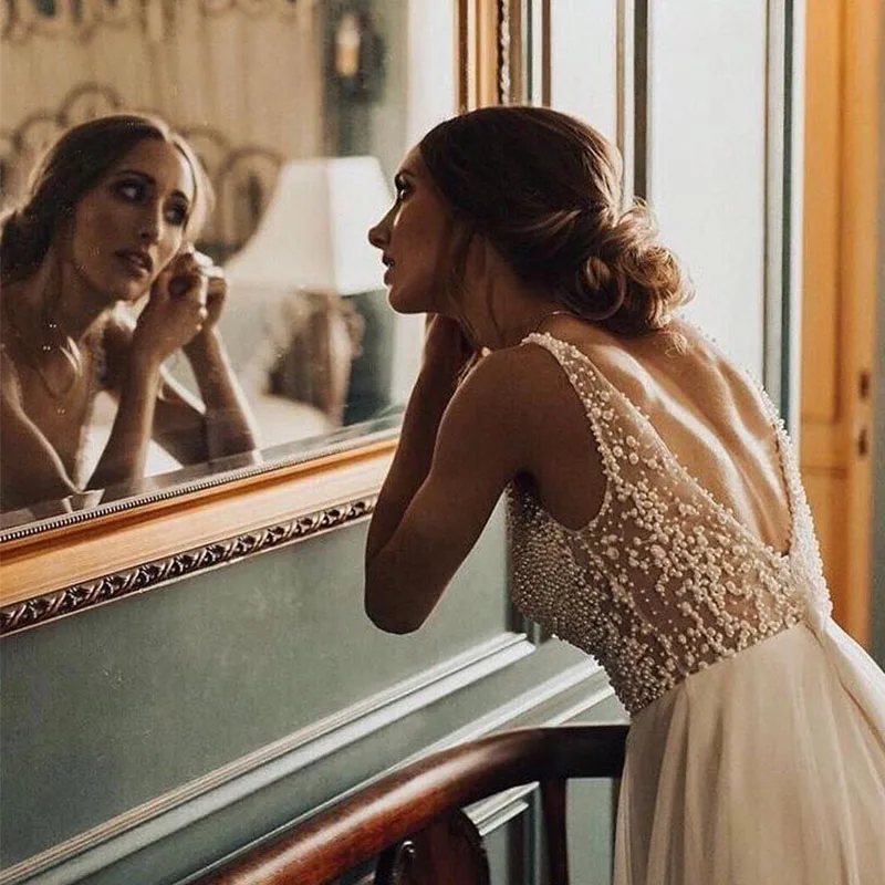 Neue Ankunft Einfache Boho Hochzeit Kleid EINE Linie Weiß Elfenbein Tüll Perlen Perlen Prinzessin Backless Strand Braut Hochzeit Kleider 2019