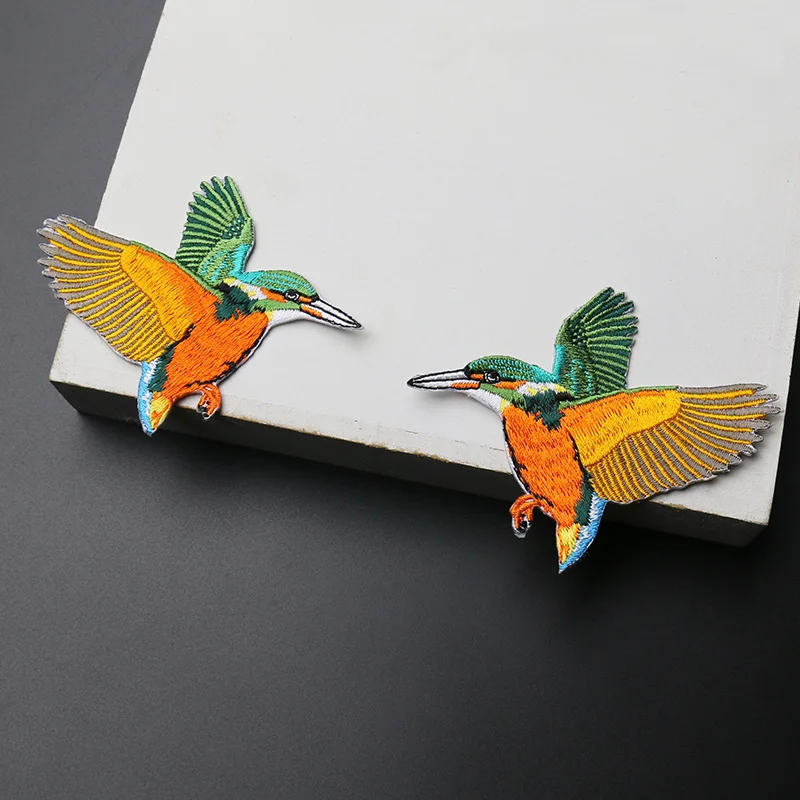 Hot Sale Beautiful Green Pink Yellow Bird Patches Embroidered  Iron On Patch For Clothing Sticker Badge