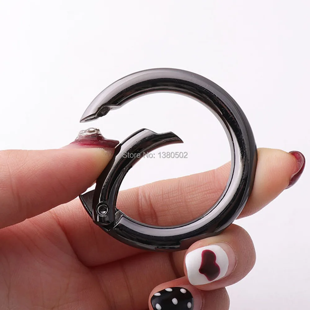 10pcs /lot black color 44*34*5mm O ring Spring buckle Clip Buckles key chain Leather Bag Belt accessories