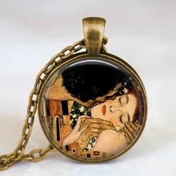 2017 New Valentine's Day Gift The Kiss Gustav Klimt Necklace Love Affection Jewelry Vintage Painting Pendant Glass Cabochon HZ1