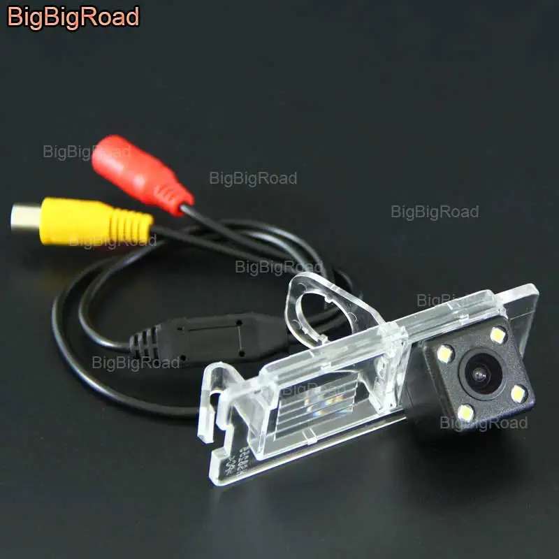 

BigBigRoad Car Intelligent Dynamic Track Rear View Camera For Renault Fluence / Dacia Duster / Megane 3 / Nissan Terrano