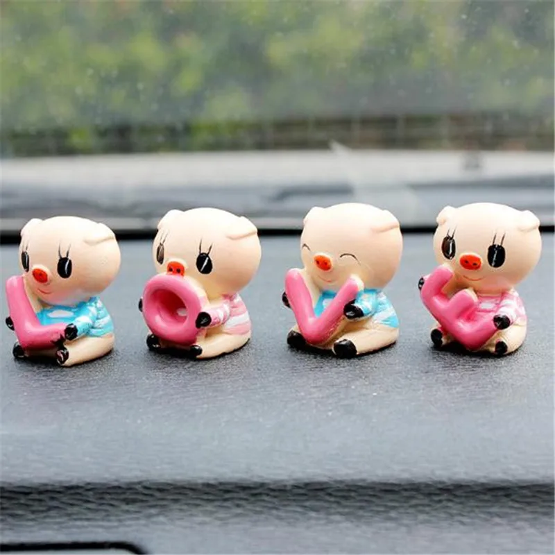 MR TEA Cartoon Car Ornaments Resin Creative Cute Love Pig baby Father Mother Auto Interior Decorations Doll Toys Ornament