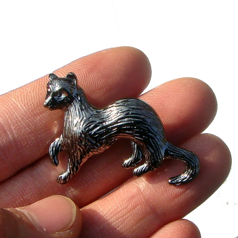 Metal Skunks Pin Brooch Cute Ferret Vivid Animal Weasel Charm Badge Pin Fashion Ornament Jewelry Accessories 1pc x New