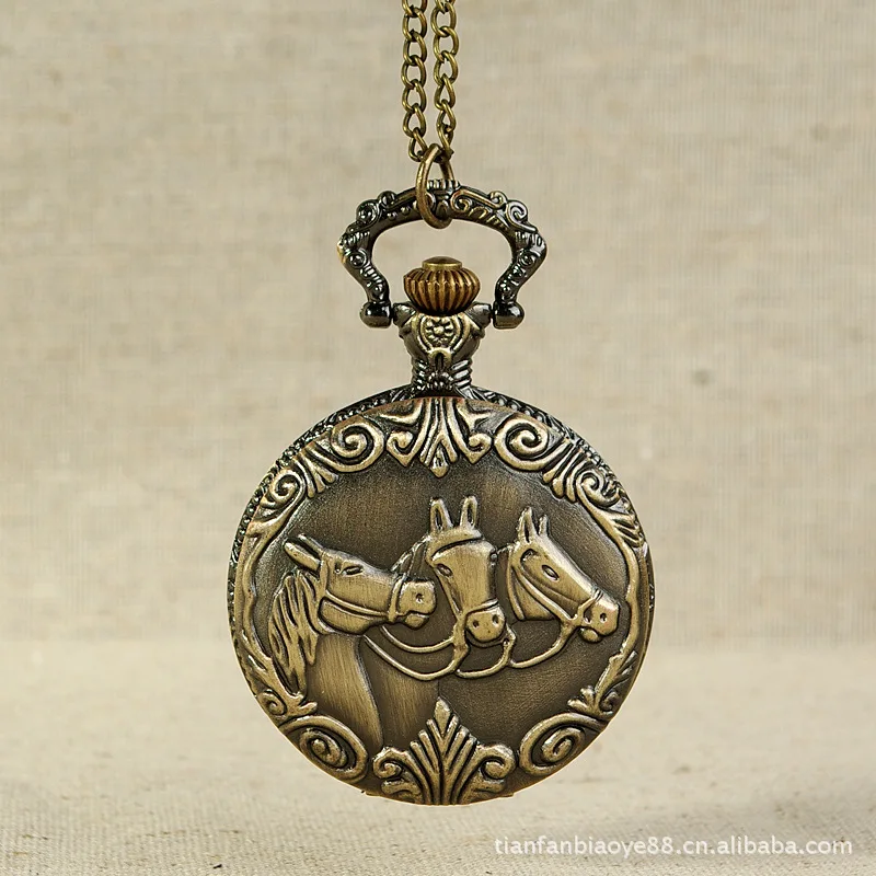 

Three Horse Embossed Pocket Watch Small Size Vintage Men Women Pedant Gift Watch Bronze Dress Quartz Fashion Fob Watch