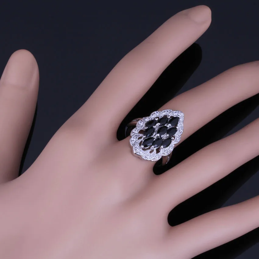 Good-Looking Oval Black Cubic Zirconia White CZ Silver Plated Ring V0592