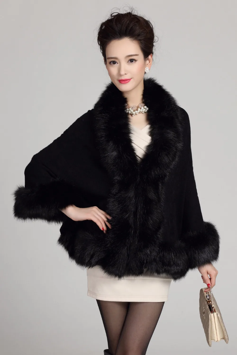 13 Colors Autumn Winter Women White Faux Fox Fur Cashmere Poncho Cloak For Wedding Knitted Big Fur Collar Bridal Shawl Out Coat