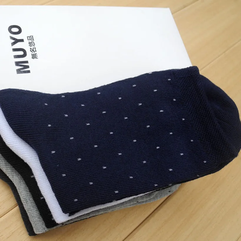 10 Stücke = 5 Paar Hochwertige Herbst Winter Baumwollsocken Männer Glücklich Schöne Punkte Design Crew Socken Größe US 6-9,5 (EUR 38-44)