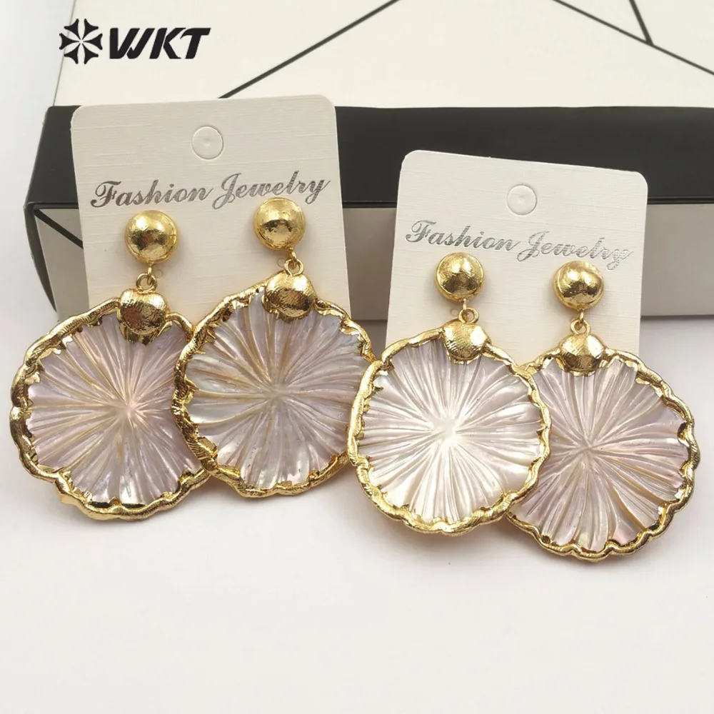 WKT WT-E482 Classic hot sale white shell earrings fresh natural style daisy flower shape lady cute earrings jewelry