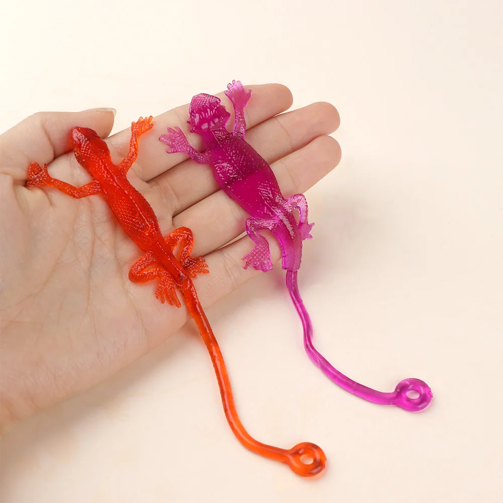 5Pcs Novelty Sticky Lizard Animals Retractable Viscous Rubber Lizard Children Funny Gadget Random Color Wholesale