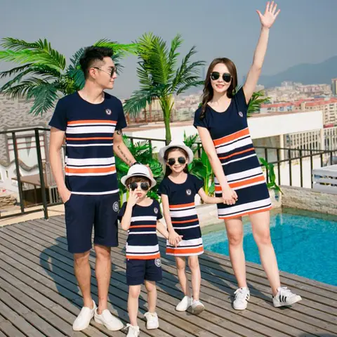 Familjematchande outfits 2019 Sommarmode Randiga t-shirts Mor och dotterklänningar Far son Baby pojke flicka kläder 10 best sales familjeklänning för mor far och son - №7