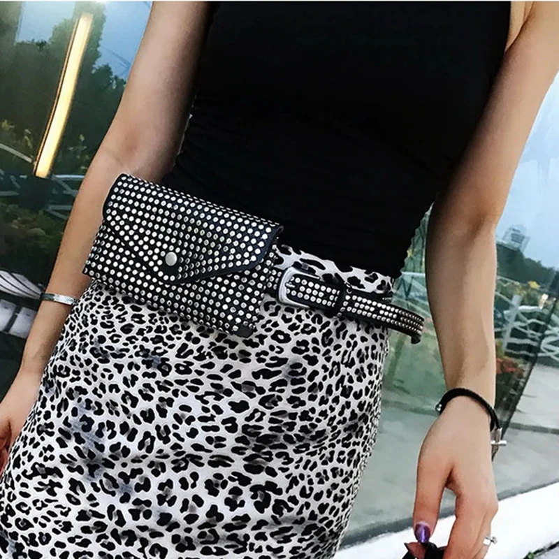 Fashion Rivets Waist Pack Luxury Designer Fanny Pack Small Women Waist Bag Phone Pouch Punk Belt Bag Purse(Black)