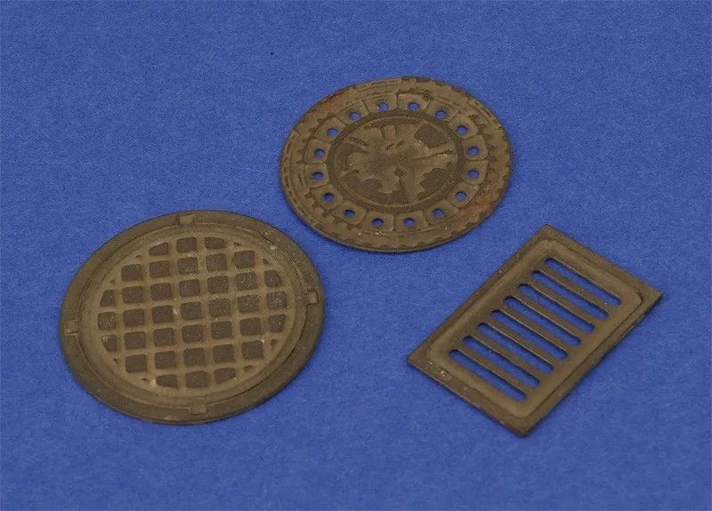 1/35  Drainage, Manhole Covers and Fire Hydrant 1 Set Resin Model Accessory