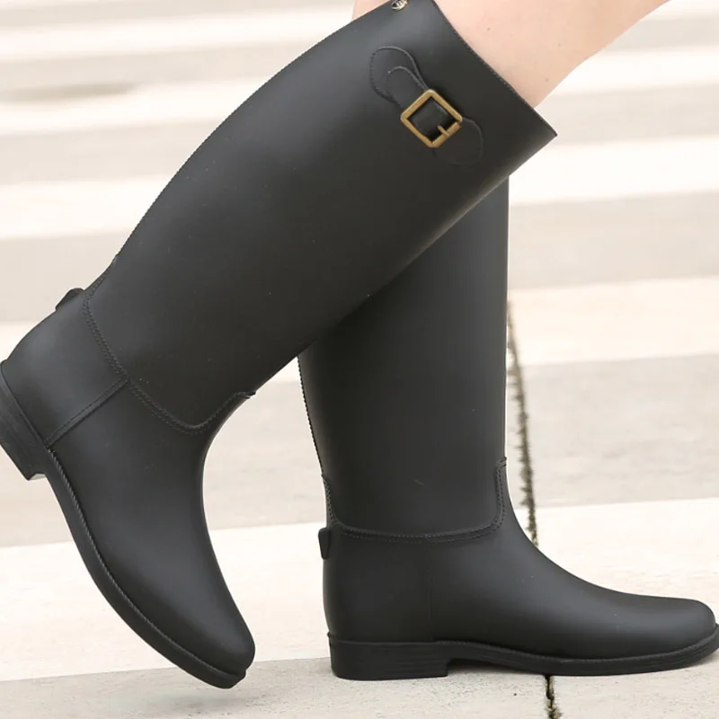 Bottes de pluie à tube haut pour femmes, chaussures d'eau chaude, chaussures en caoutchouc imperméables, conviviale rées, mode automne et hiver, dame, nouveau