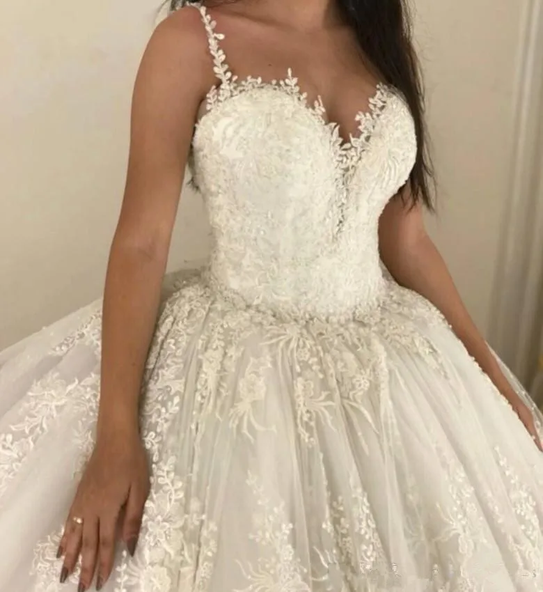 luxury ball gown Wedding Dresses Spaghetti straps Lace Applique Wedding Gowns Sweep Train 2022 Bridal Dresse Vestido De Novia