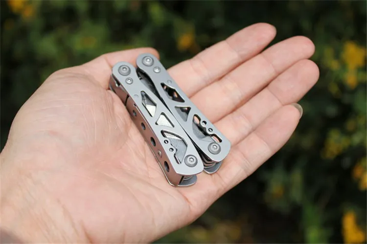 Durable Portable Multi-Function Folding Pocket Plier with Locking Function Camping Tool for Outdoor Activities