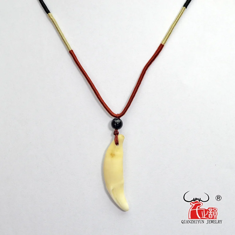 Men\'s Necklace Woman\'s Bone Pendant Tibetan Amulet Fangs Real Natural Tooth Vintage couple Wolf Tooth Charm White Brown Ecru