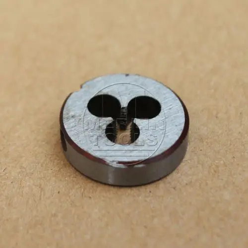 M4.5 x 0.35 اليد اليمنى موضوع يموت 4.5m
