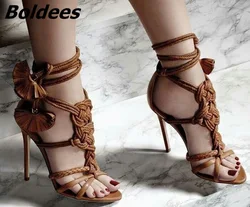 Nuovo Design alla moda marrone corda frangia fiore sottile tacchi alti vestito sandali donne Open Toe Strappy scarpe sandali fantasia vendita calda