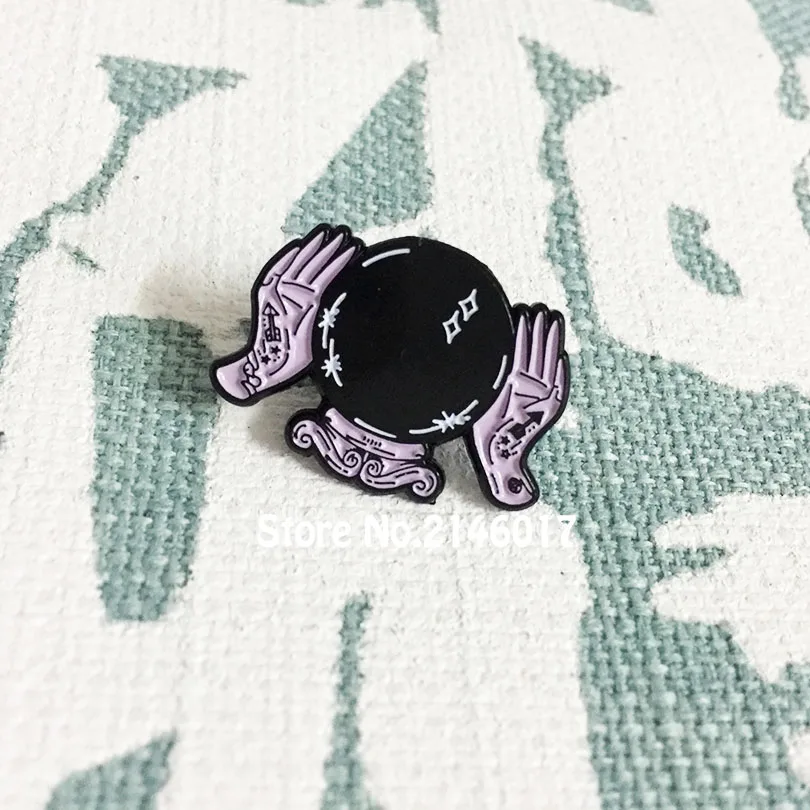 New Arrival 1'' Loll3 Spooky Halloween Pins and Brooch Magic Fortune Ball Enamel Pin Witch Lucky Lapel Badge