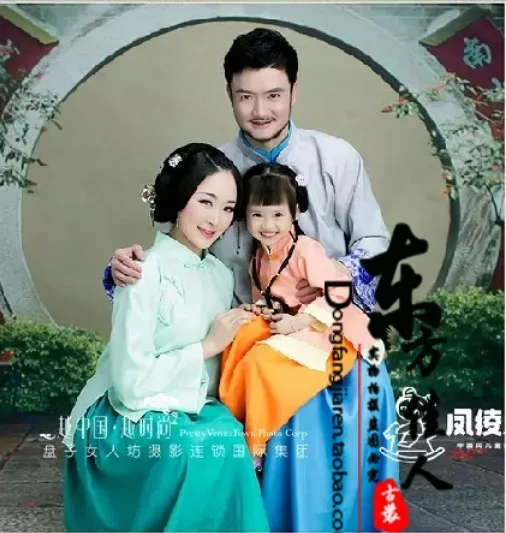 He Jia Huan New Design Summer Costume for the Family Mum Dad and Daughter Full Set Republican Period Costume Set