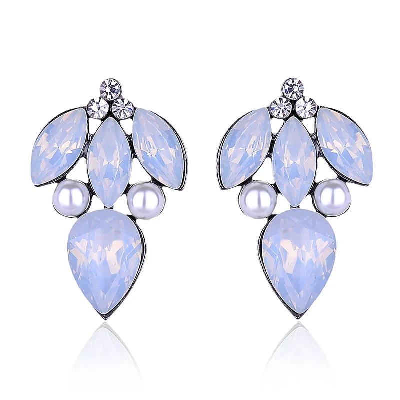 Exotic Face Design Acrylic Stud Earrings Imitation Pearl Rhinestone Decoration Piercing Earrings Fashion Women Jewelry