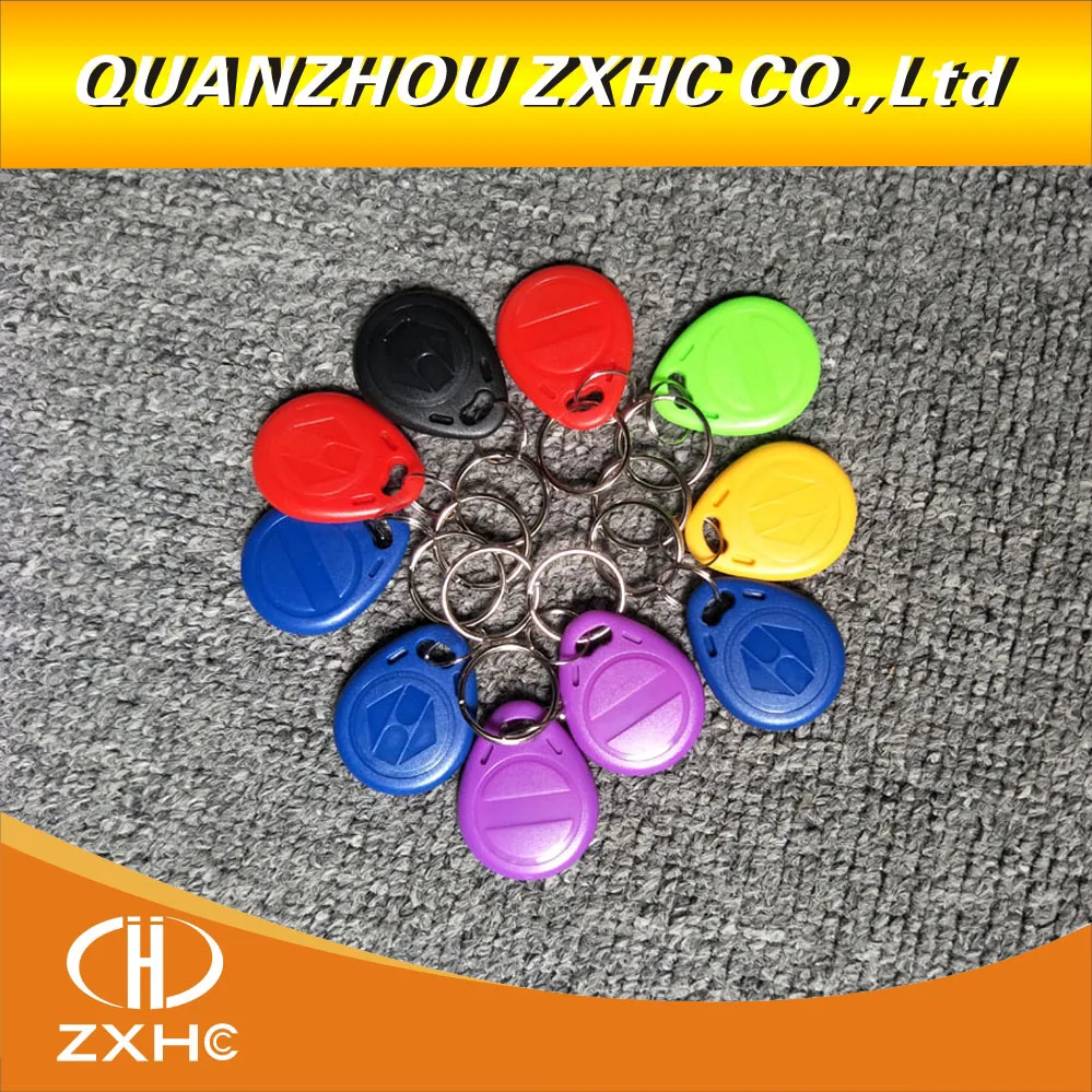 (100 pz/lotto) EM4305 125 khz Programmabile RFID Smart Tag Riscrivibile Tasti Number2 Telecomandi