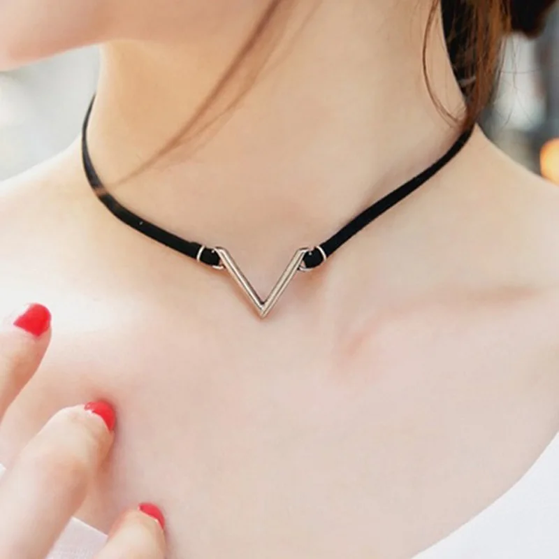 NK307 Hot New Torques Bijoux Velvet Leather V Letter Shape Chokers Necklace for Women Jewelry Gift Collares Mujer Collier