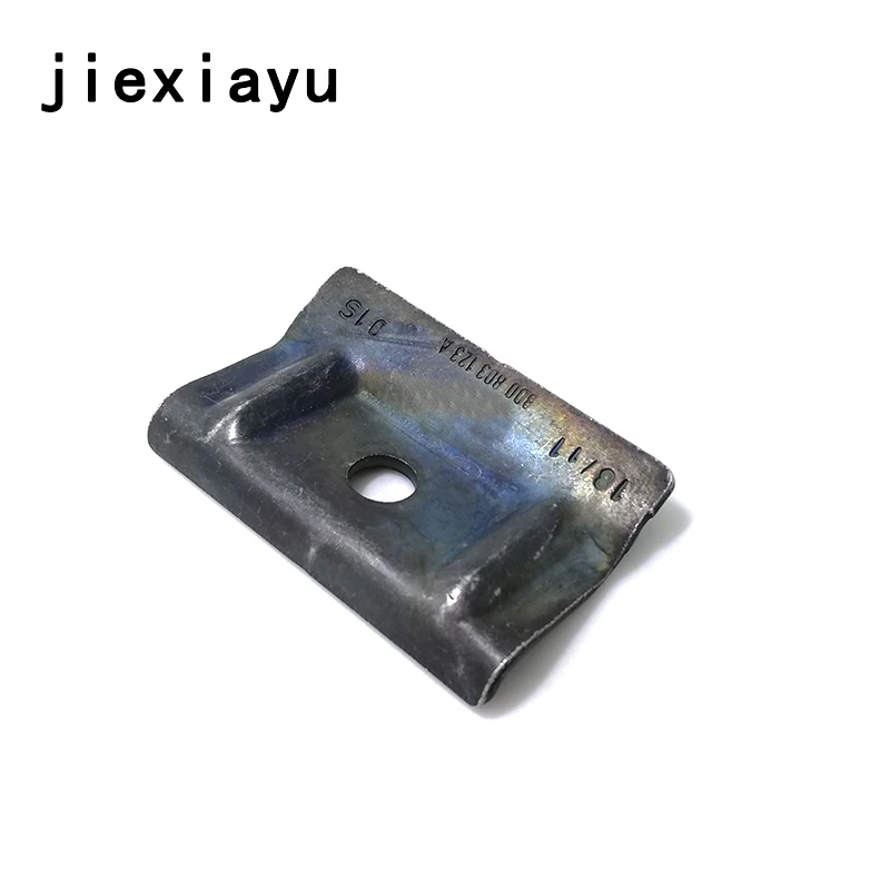 1PCS OEM Battery Hold Down Clamp Bracket For A6 S6 2005-2011 R8  Passat 8D0 803 123 A  8D0803123A