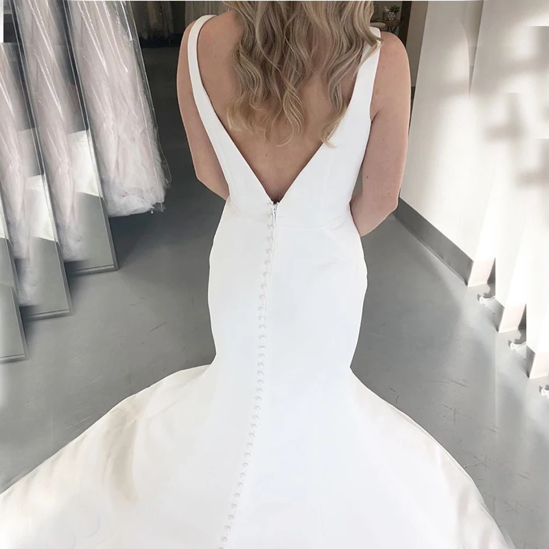 V-neck Simple Wedding Dresses Sleeveless White Ivory Mermaid Satin Vestidos De Noiva Backless Bridal Dresses With Chapel Train