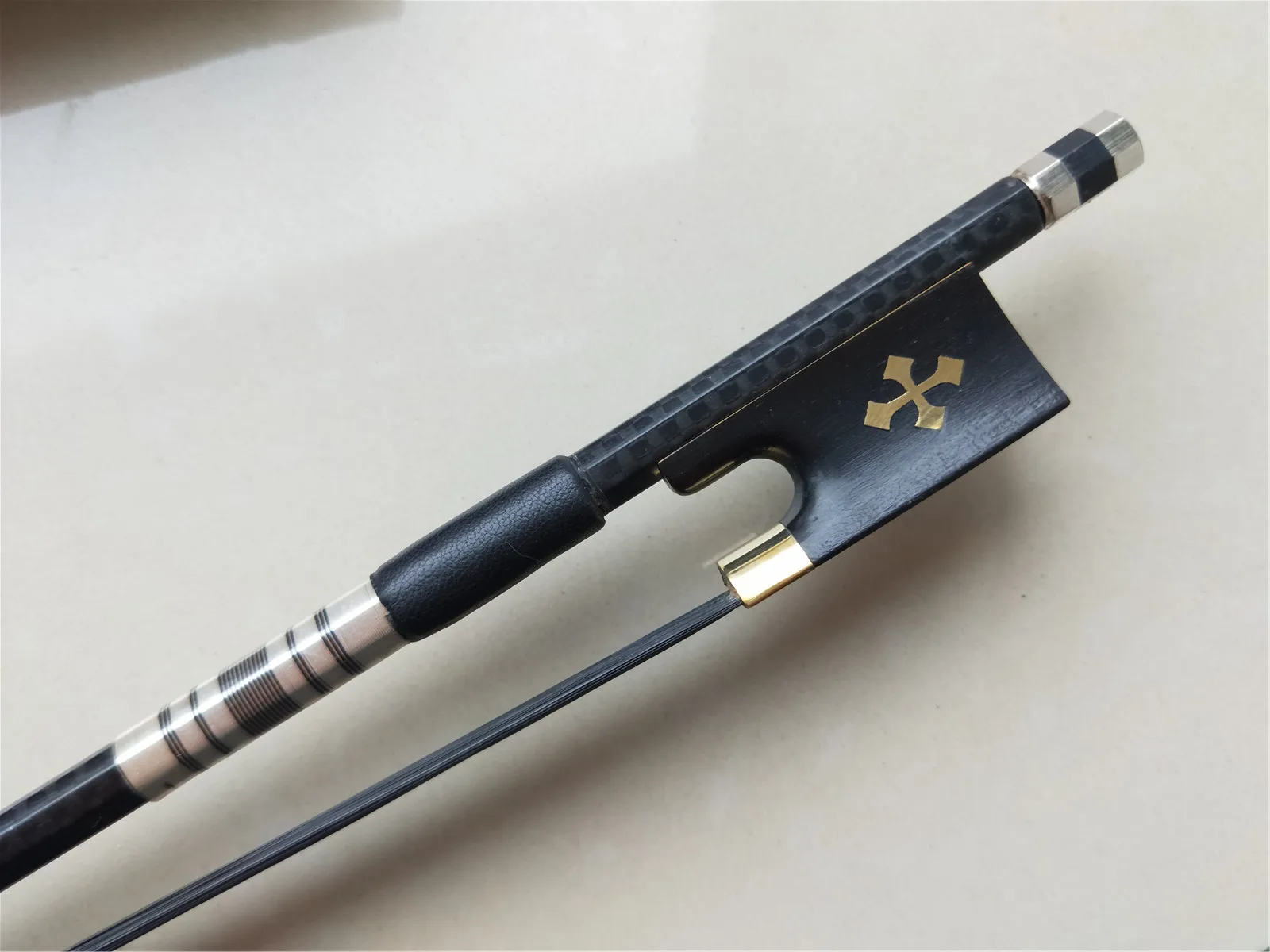 1 PC Quality Carbon Fiber Violin Bow 4/4 Ebony Frog Different types with White Bow Hair Cooper amounted