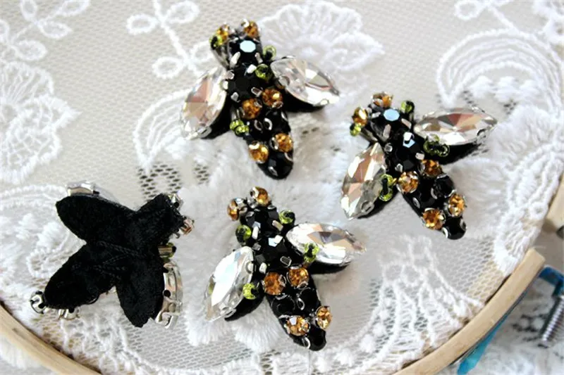 20PCS/LOT Beads Small Bee Patch for Clothes rhinestone Beads Patch for Clothing Sewing On beads Decoration DIY