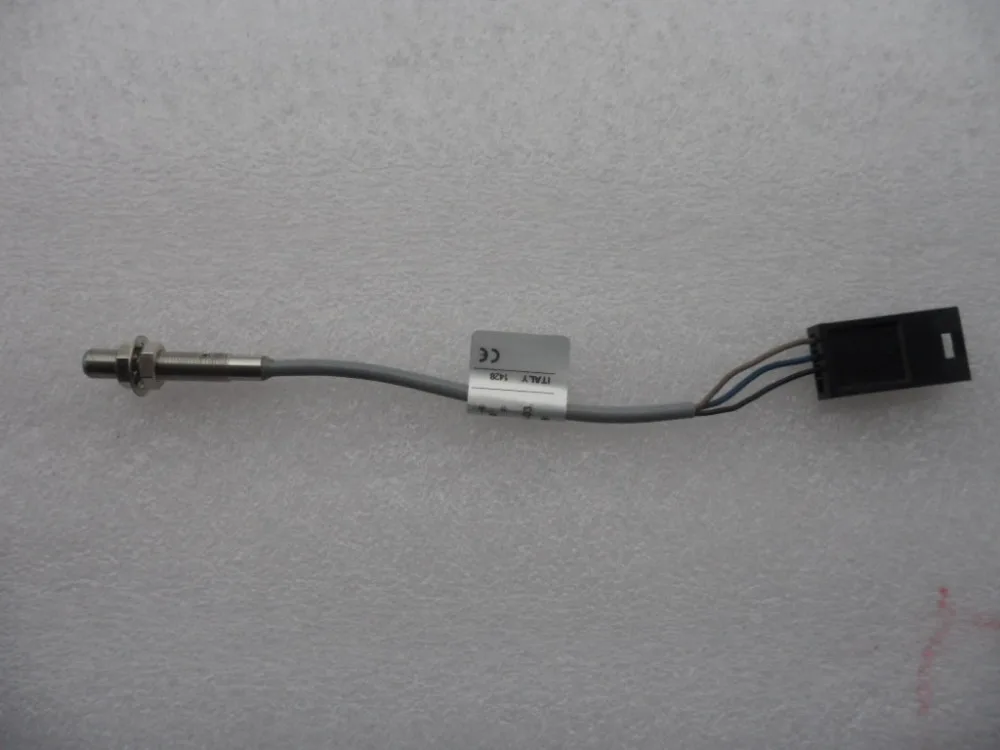 آلة الجوارب Lonati G615 G54JL تستخدم AMP Proximity D4840195