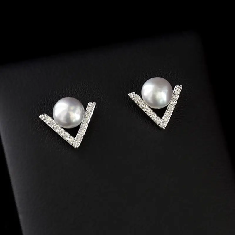 New Women Pearl Stud Earrings Elegant Crystal Triangle Earring for Ladies Wedding Ear Jewelry Brincos boucle d\'oreille Bijoux