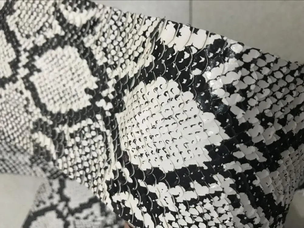 

SP999 смешанный черный и белый цвет кожи