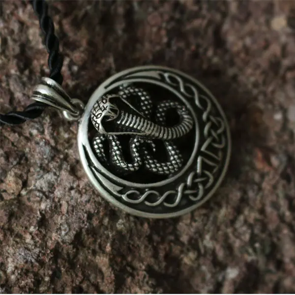 

10pcs wholesale celt animal jewelry norse snake totem necklace symbolizes regeneration and rebirth,men pendant