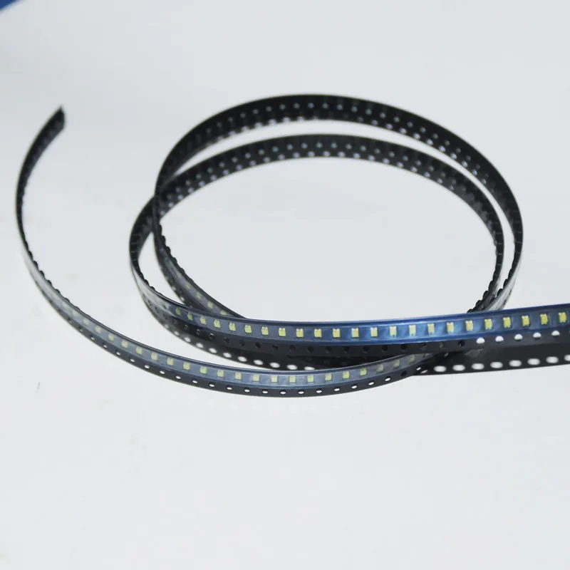 100Pcs 0805 (2012) SMD Blanc LED Chip Surface Mount SMT Perles Ultra Bright Light Emitting Diode LED Lampe Composants Electroniq