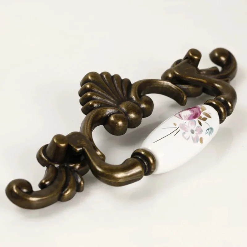 

Continental retro gold flower door rings handle Bookcase wardrobe pull knobs Ceramic Drawer Handle American cabinet door handles