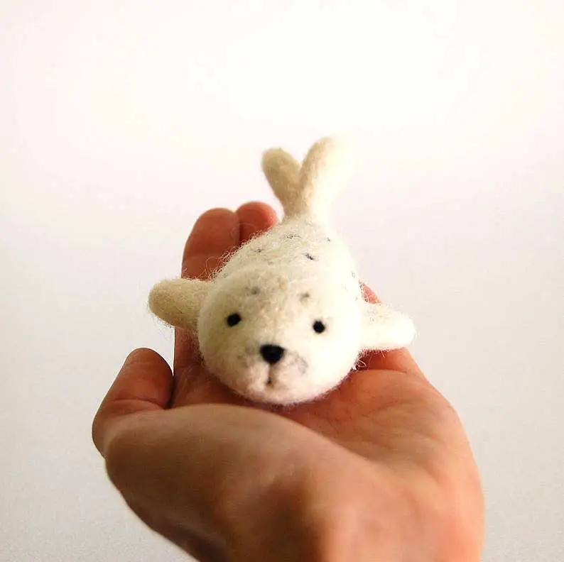 Non-Finished Felt Kit Needle Felting white dolphin Special Birthday Gift Poked Kits Handcarft DIY Wool Felting Material Package