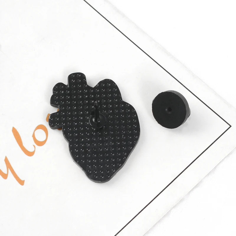 Freiheit Herz Emaille Pin Sternen Herz Mutig Katzen Blutrünstiger Umarmung Broschen Tasche Kleidung Revers Pin Abzeichen Schmuck Geschenk Arzt – Detail 9