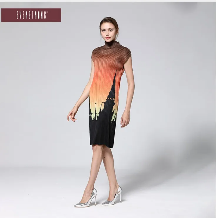 HOT SELLING  Miyake Fold Magic Academy Printing turntleneck short  sleeve  fashion straight dress  IN STOCK